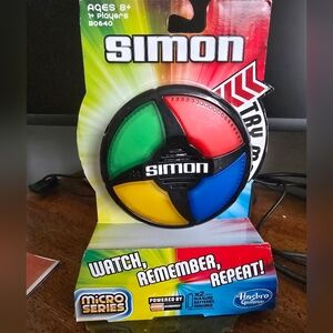 Hasbro Gaming Simon Micro Series Handheld Game